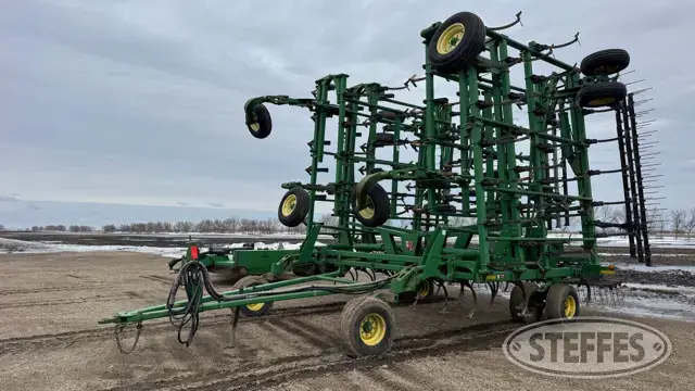 2002 John Deere 2200