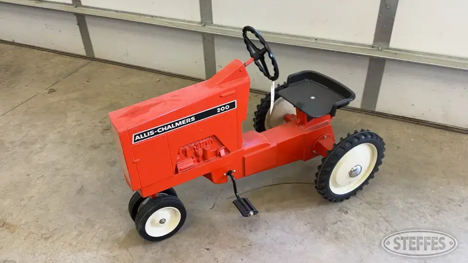 1972 Allis-Chalmers 200 Personal Property
