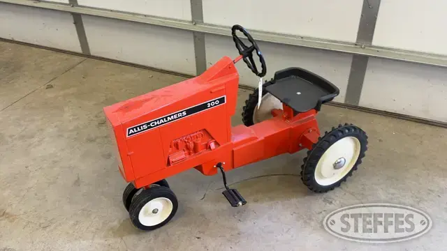 1972 Allis-Chalmers 200