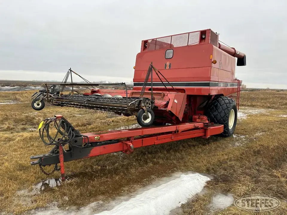 International 1482 Combine