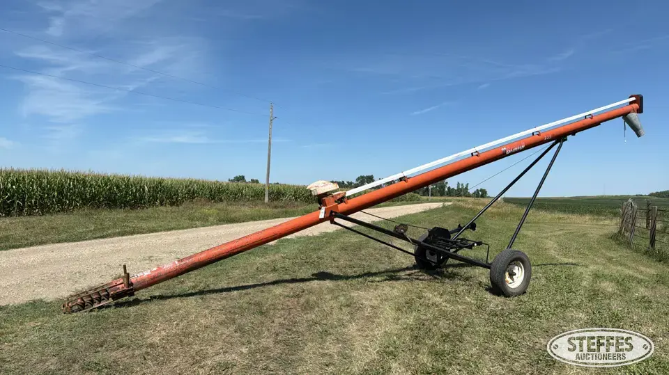 Brandt 735 Straight Auger