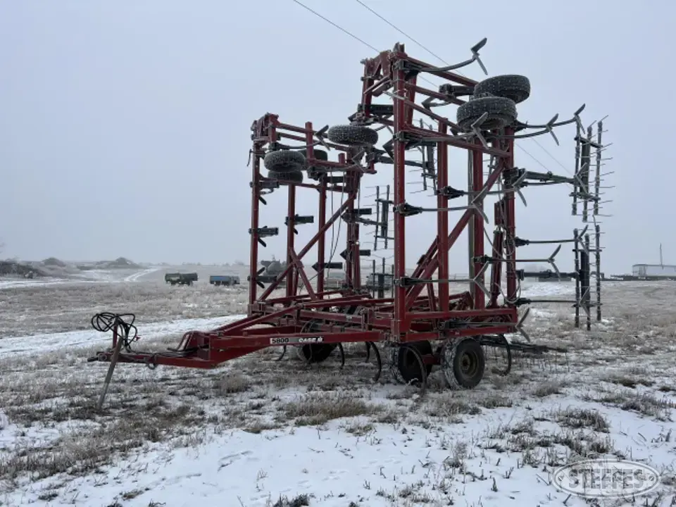 1999 Case 5800 Chisel Plow