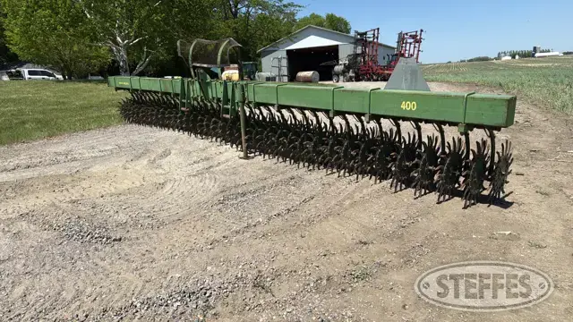 John Deere 400