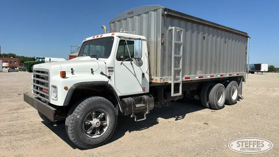 1987 International F1954 Grain Truck