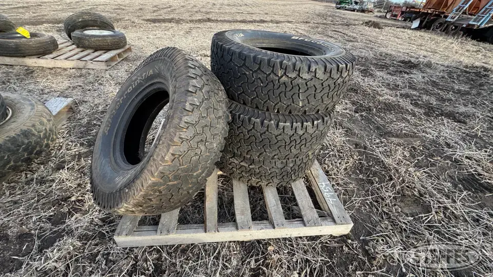 (4) BFGoodrich LT 285/75R16 tires Truck Tire