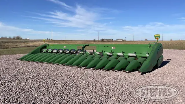 2018 John Deere 718C