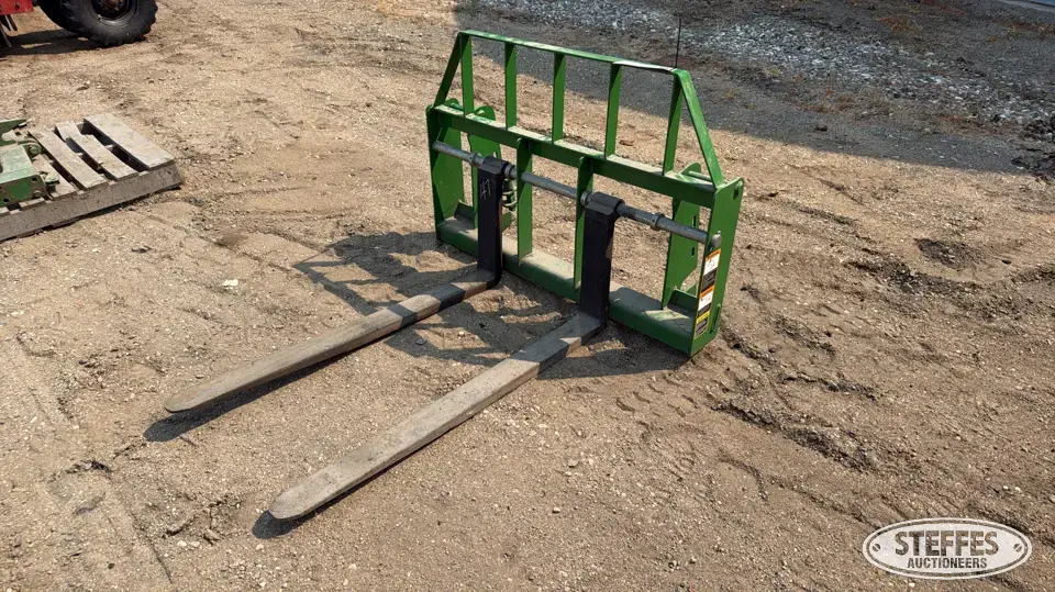 Frontier pallet forks Tractor Loaders and Attachment