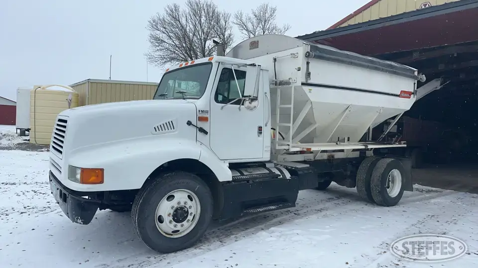1995 International 8200 Tender Truck