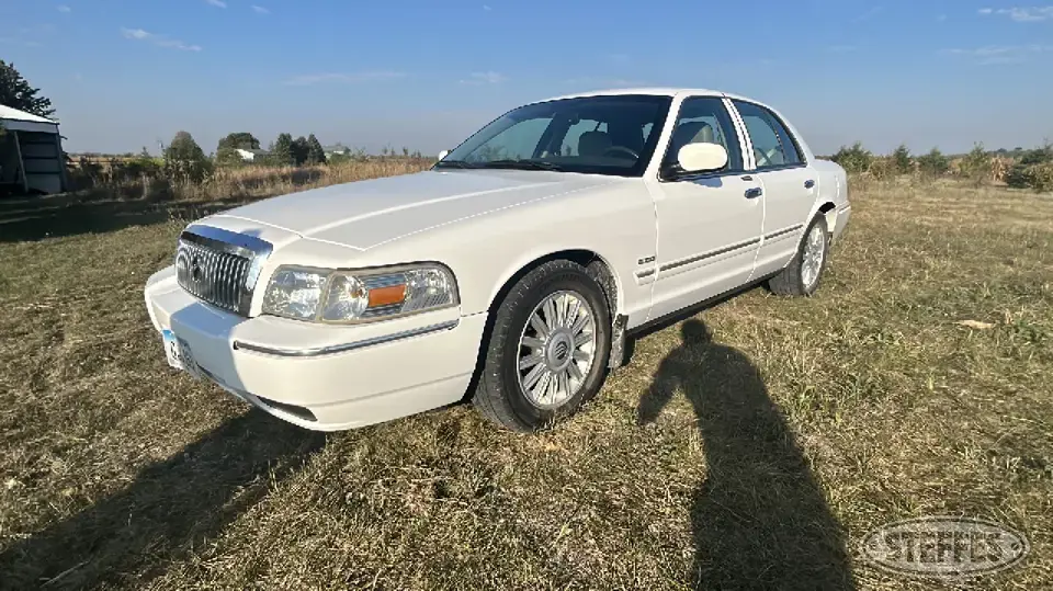 2010 Mercury Grand Marquis Car