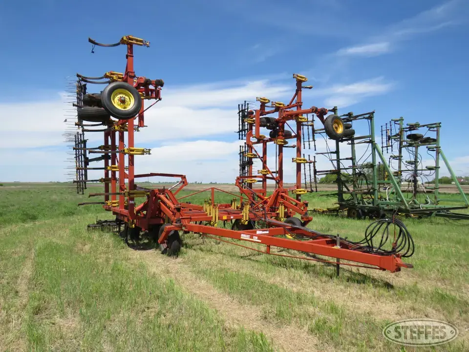 Bourgault 9200 Chisel Plow