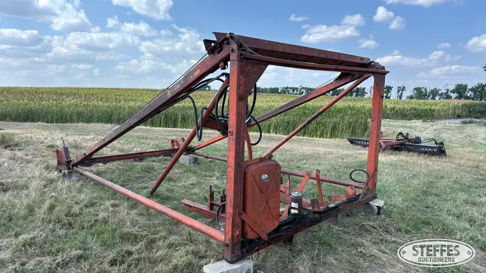 Farmhand loader Tractor Loaders and Attachment