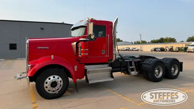 1999 Kenworth W900B