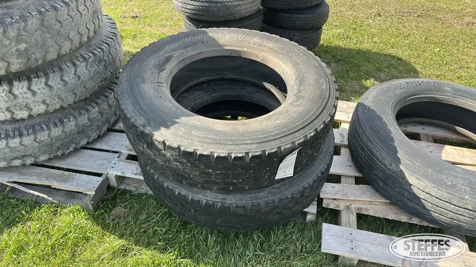 (2) 295/75R22.5 tires Truck Tire