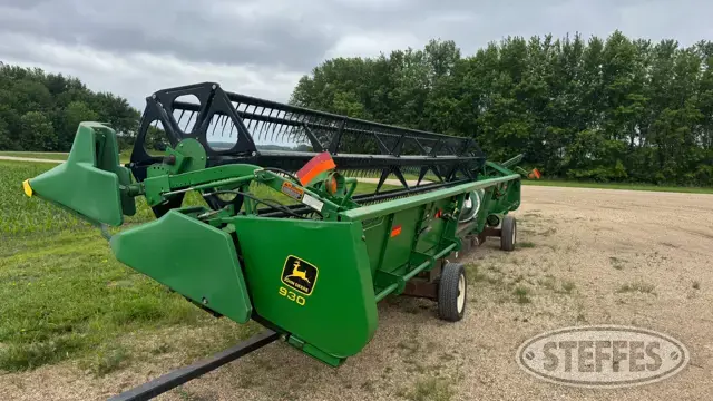 1999 John Deere 930