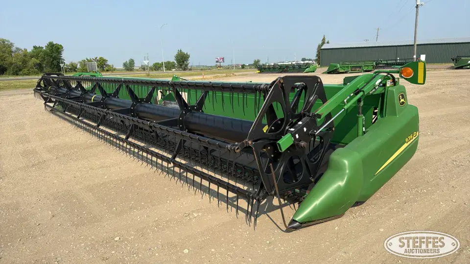 2005 John Deere 936D Draper Head