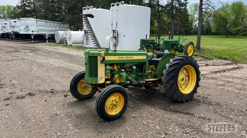 1954 John Deere 40 Collectible Tractor