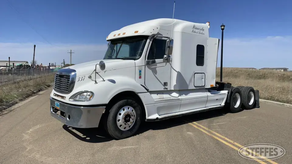 2004 Freightliner FLD120 Conventional Truck without Sleeper