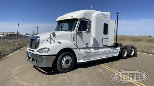 2004 Freightliner FLD120