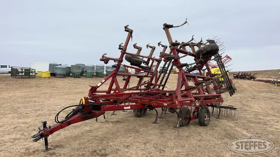 Case IH 4800 Field Cultivator
