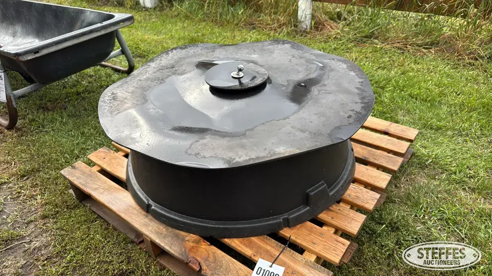 Poly mineral feeder Feeders and Bunk