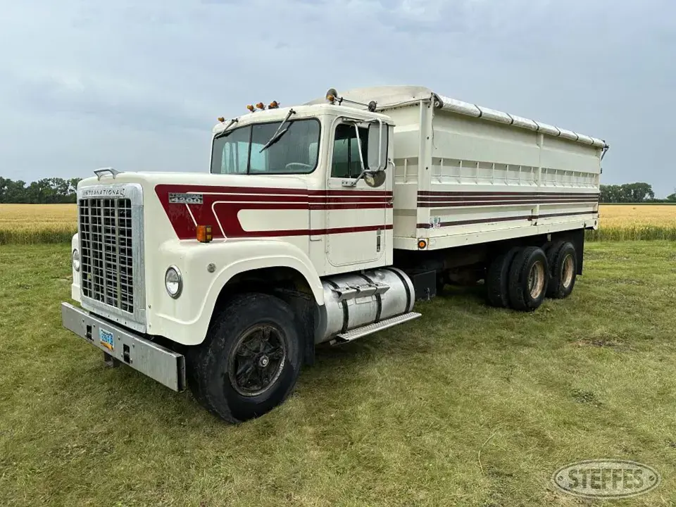 1975 IHC Transtar 4200 Tandem Boxed Truck