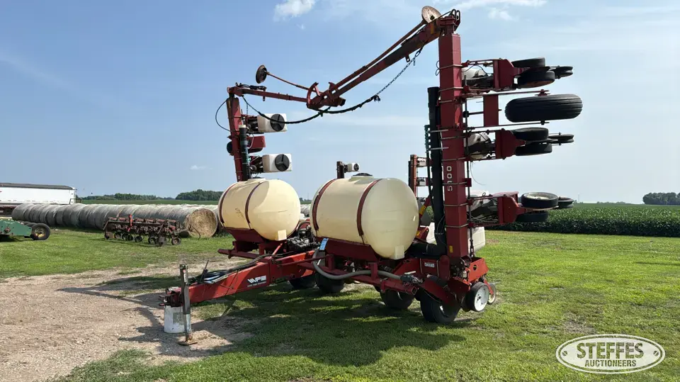 White 5100 12 or More Row Planter