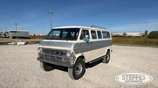 1973 Ford Club Wagon Chateau