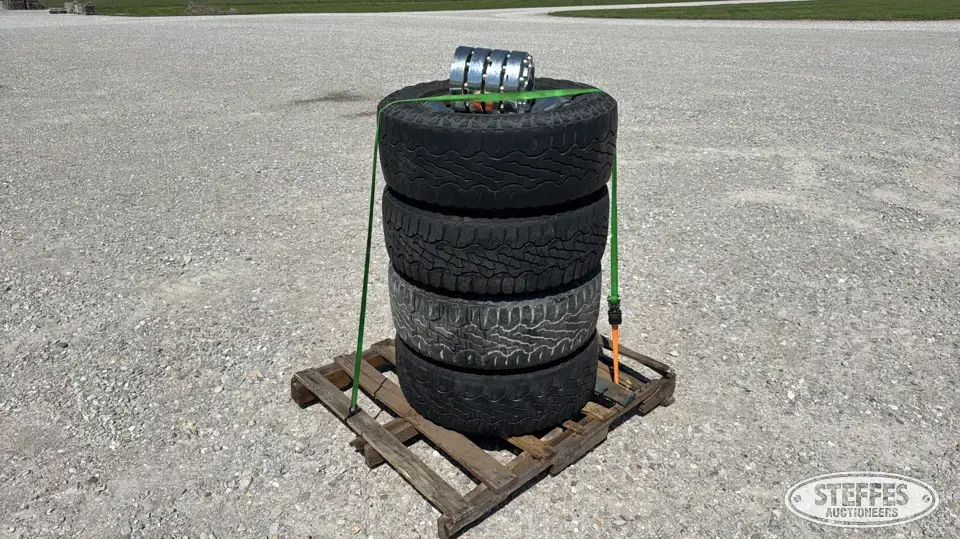 (4) Goodyear 275/65R18 Wrangler UltraTerrain AT tires Passenger-Light Truck Tire