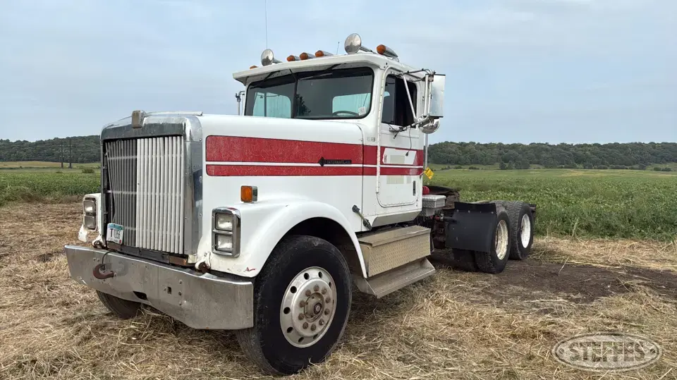 1988 International 9370 Conventional Truck without Sleeper