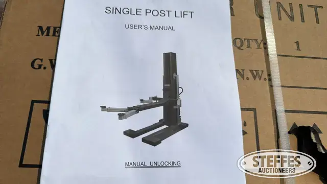 Single post car lift