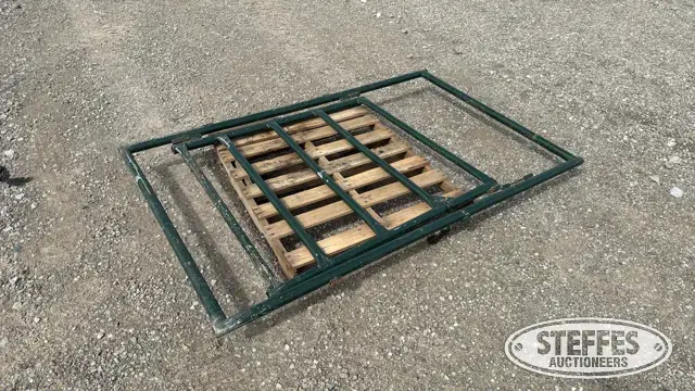 Livestock panel w/gate