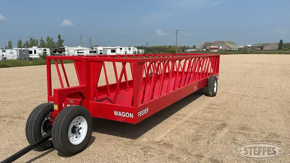 2024 Industrias America 82R Feeders and Bunk