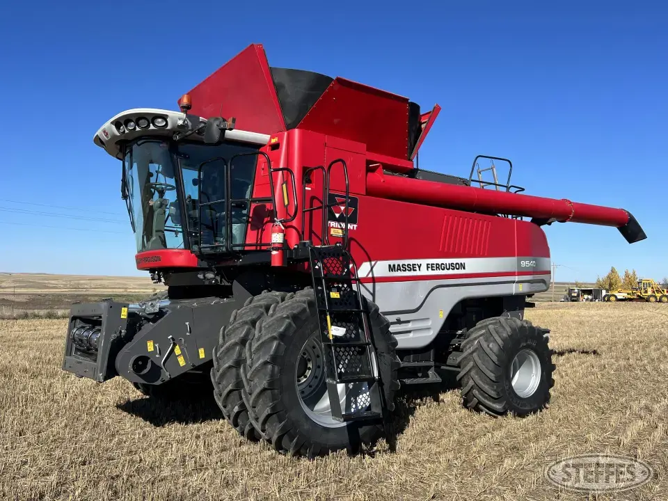 2013 Massey Ferguson 9540 Combine