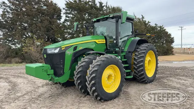 2022 John Deere 8R 340