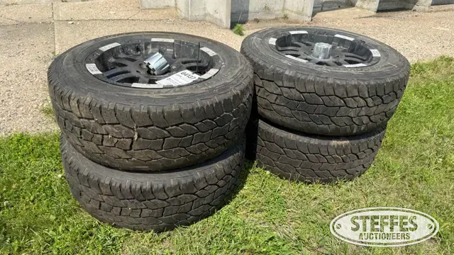 (4) Cooper Discoverer AT3 LT265/60R18 tires