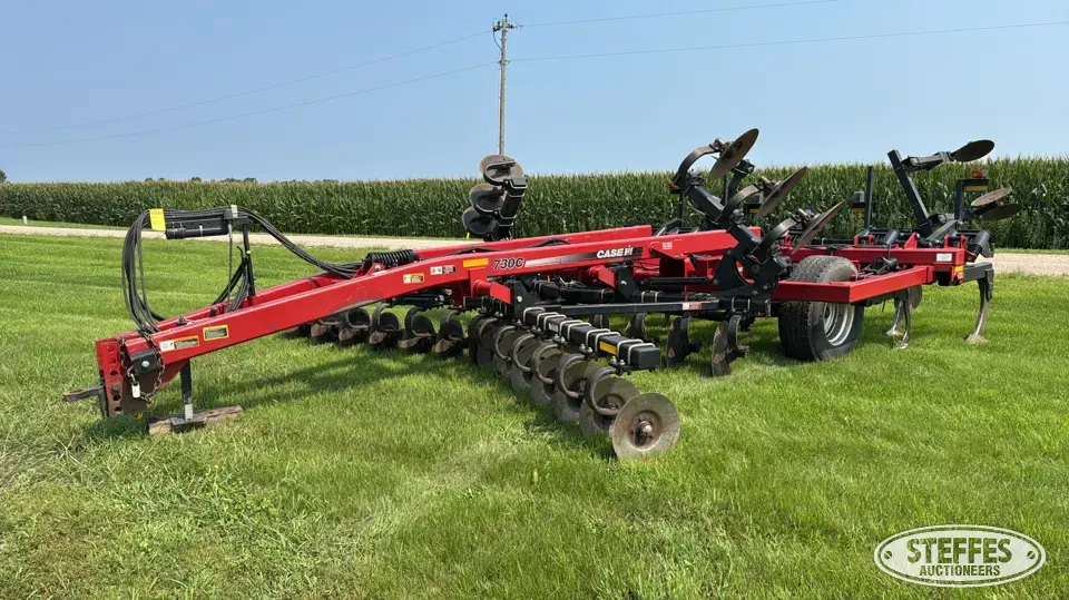 Case IH 730C Ecolo-Tiger Ripper