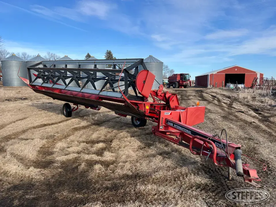 Case IH 8210 Pull-Type Swather