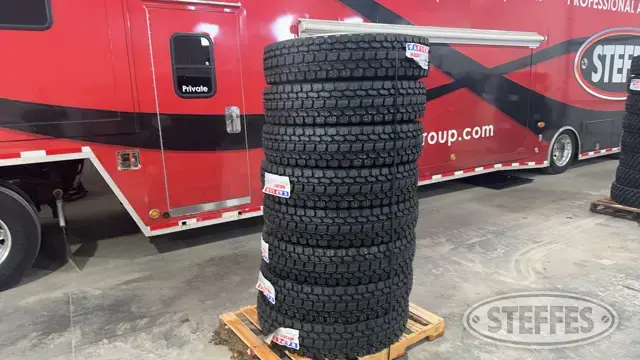 (8) Kapsen HS207 11R22.5 tires
