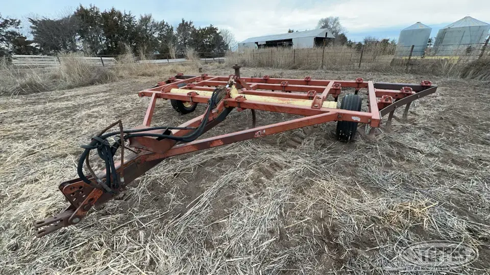 Krause 1072 Chisel Plow