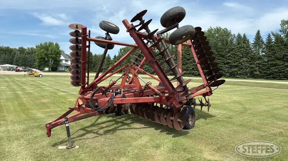 International 490 Disc