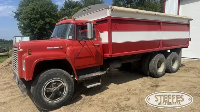 1975 International Loadstar 1800