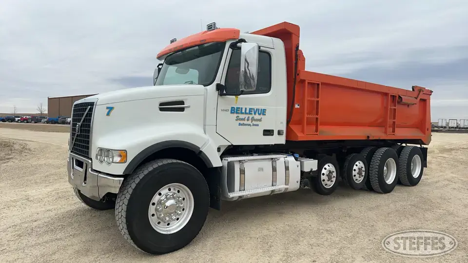 2019 Volvo VHD Dump Truck