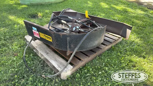 Chaff spreader