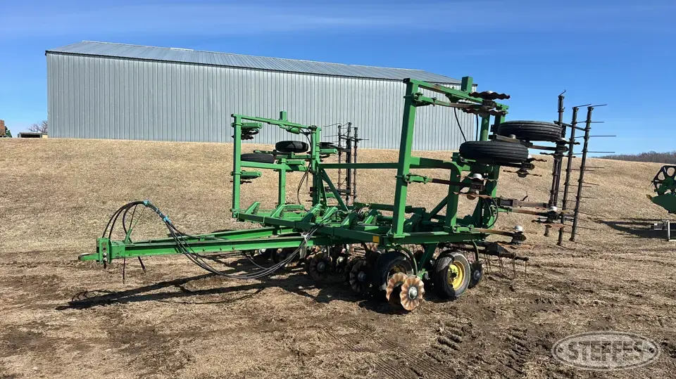 John Deere 1610 Vertical Tillage