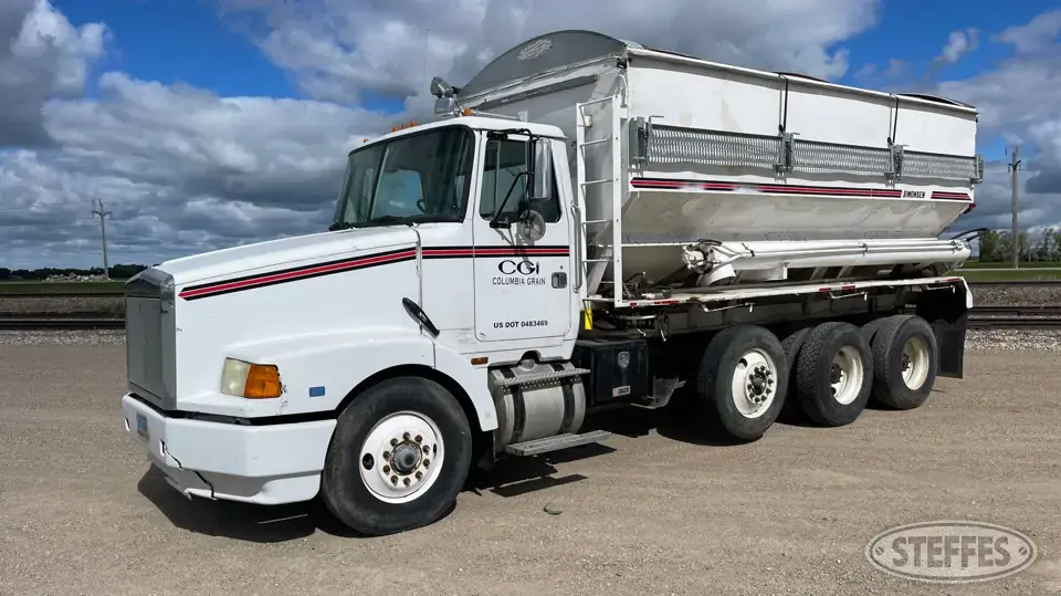 1989 Volvo White GMC Tender Truck