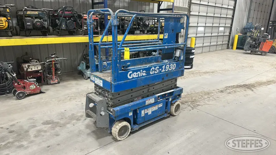 1999 Genie GS-1930 Scissor Lift
