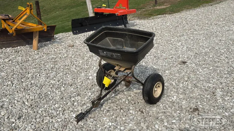 Agri-Fab broadcast spreader Lawn Sprayers and Spreader