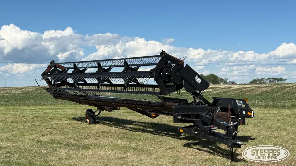 1998 MacDon Premier 1900 Pull-Type Swather