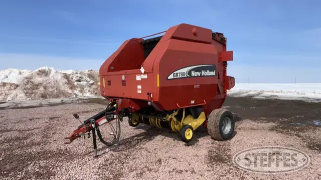 2005 New Holland BR780