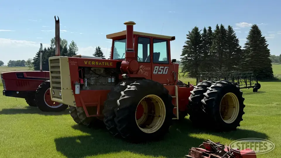1976 Versatile 850 4WD Tractor